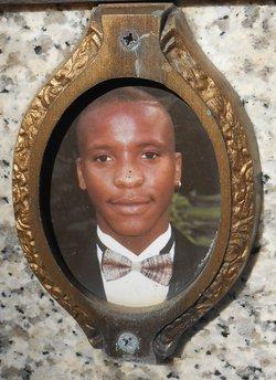 Davelle Holloway death by force case profile photo